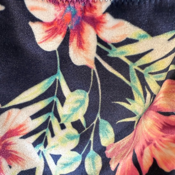 Victoria’s Secret Pink One Piece Cut Out Velvet Hawaiian Print Swimsuit Size Med - Picture 8 of 15